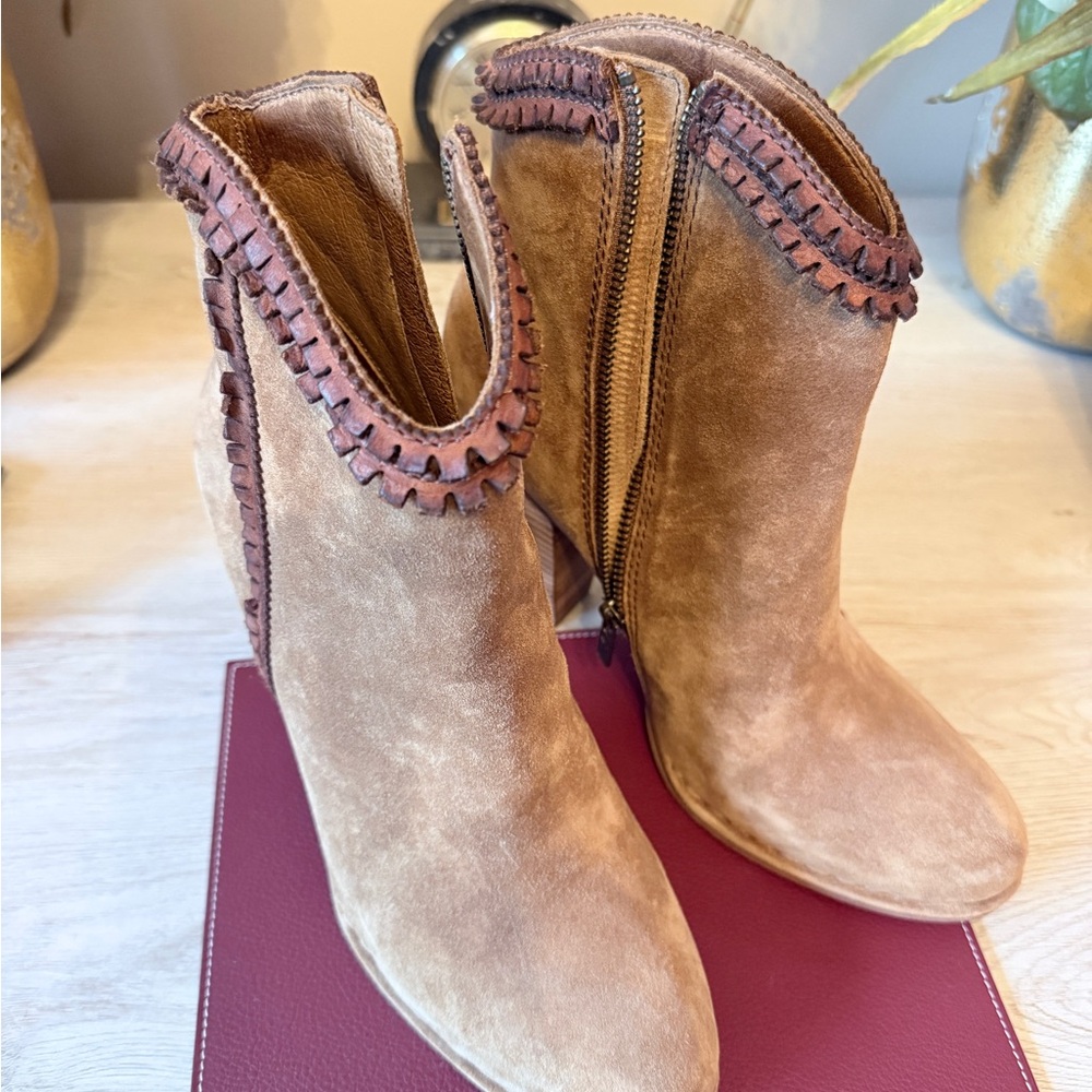 Frye Madeline Trim (worn once)